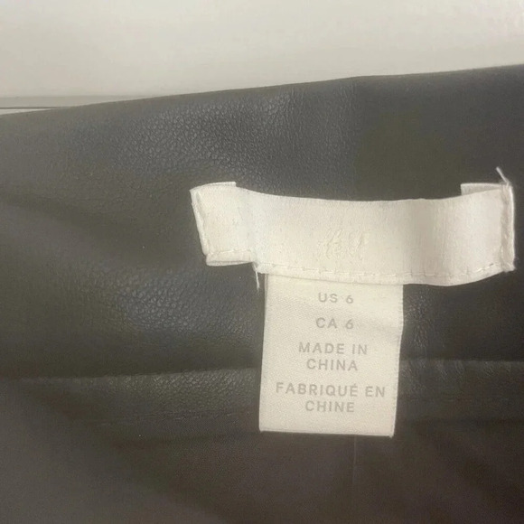 H&M Faux Leather Button Up Size 8 Black Mini Skirt Mid Rise - Picture 6 of 6